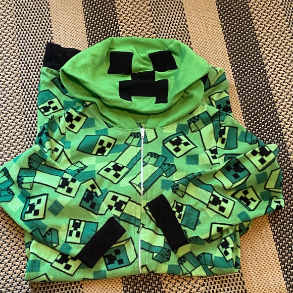 Kids Minecraft fleece onsie - boys size small (6/7) - Picture 1 of 1